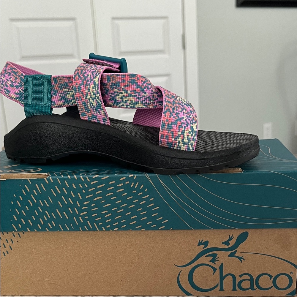 Brand New Women”s Chaco Mega Cloud